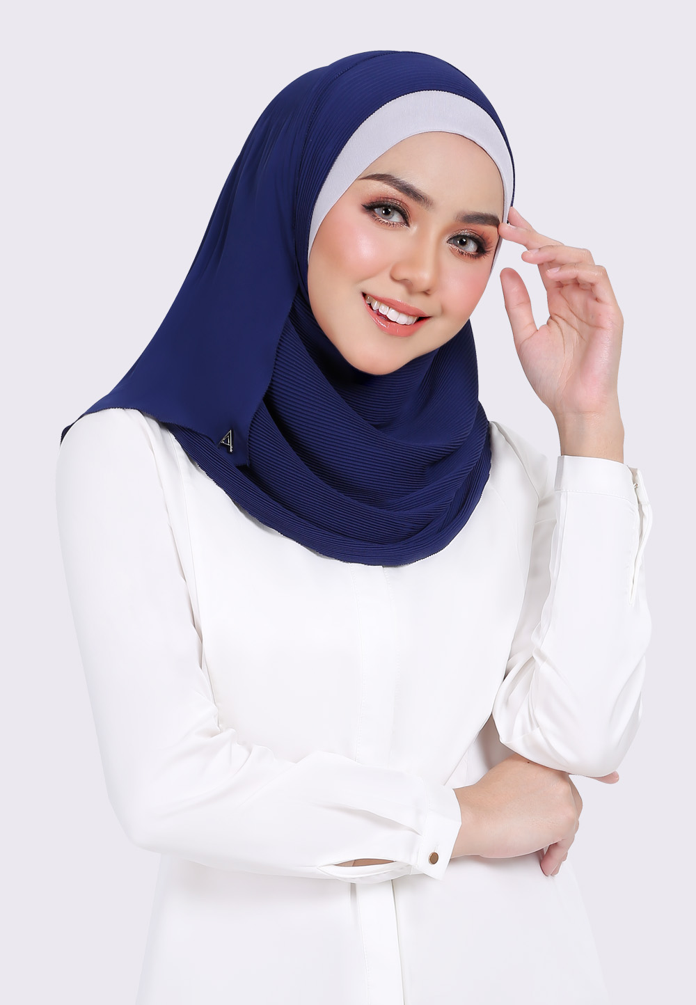 PRETTY PLEAT SEMI PLAIN IN NAVY